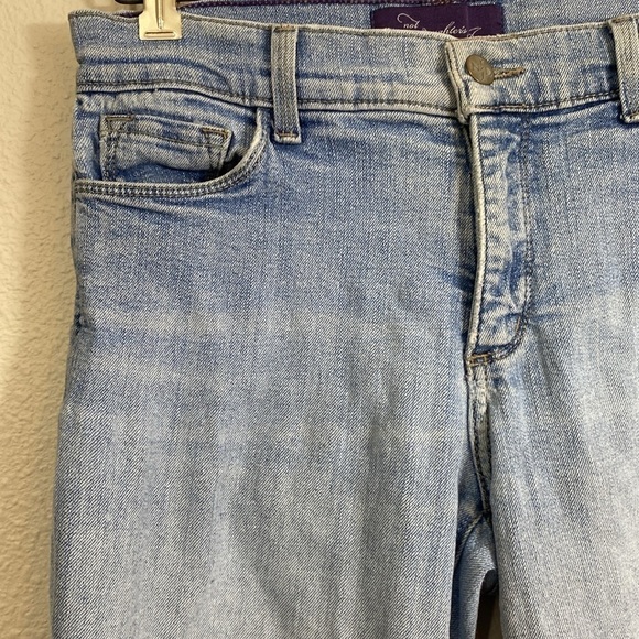 NYDJ Not Your Daughter’s Jeans Straight Leg Mid Rise Lightwash Jeans Size 4 - Picture 2 of 9